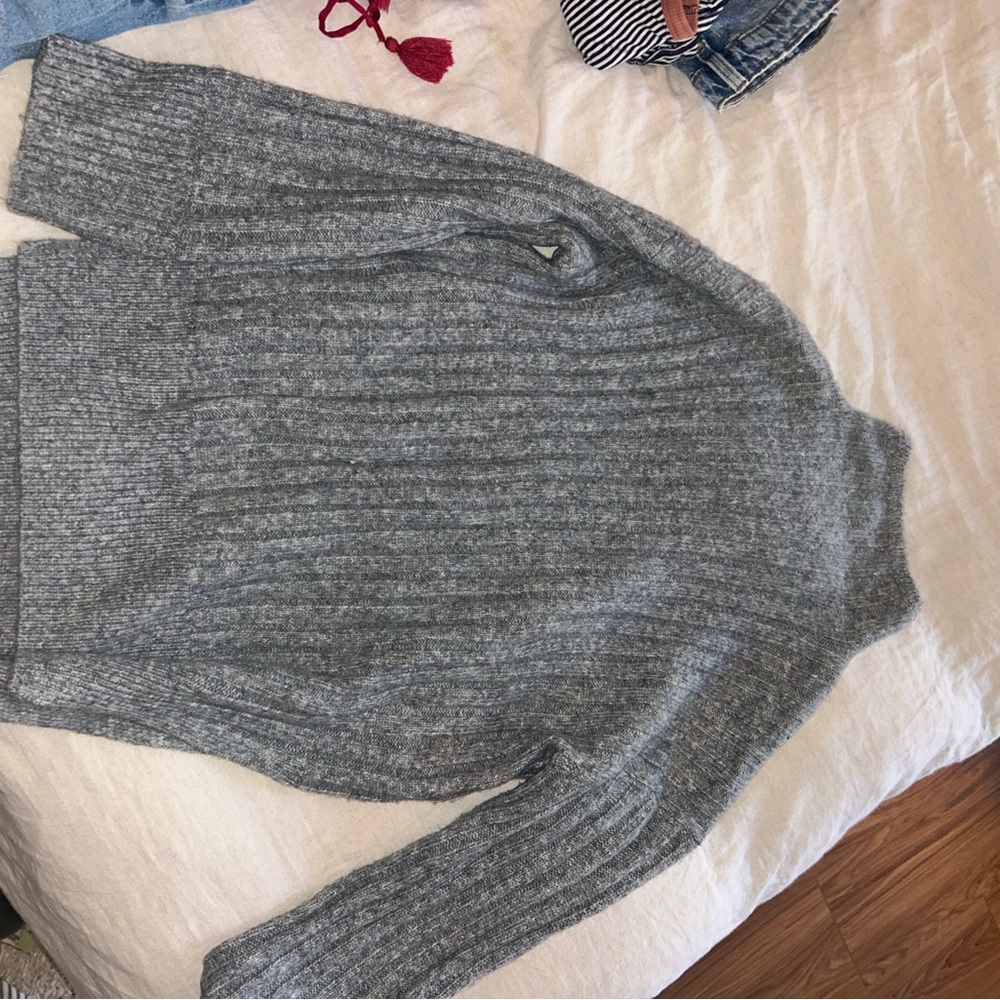 Abercrombie & Fitch Gray Ribbed Turtleneck Sweater